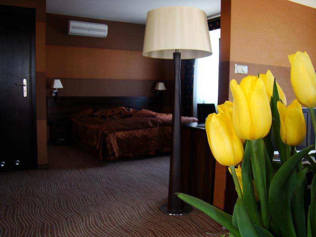 Hotel Azalia & Spa 니푸미체 외부 사진
