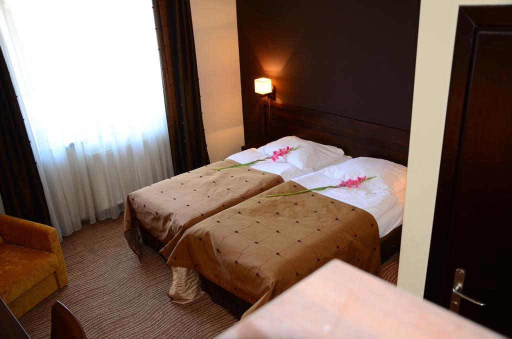 Hotel Azalia & Spa 니푸미체 외부 사진